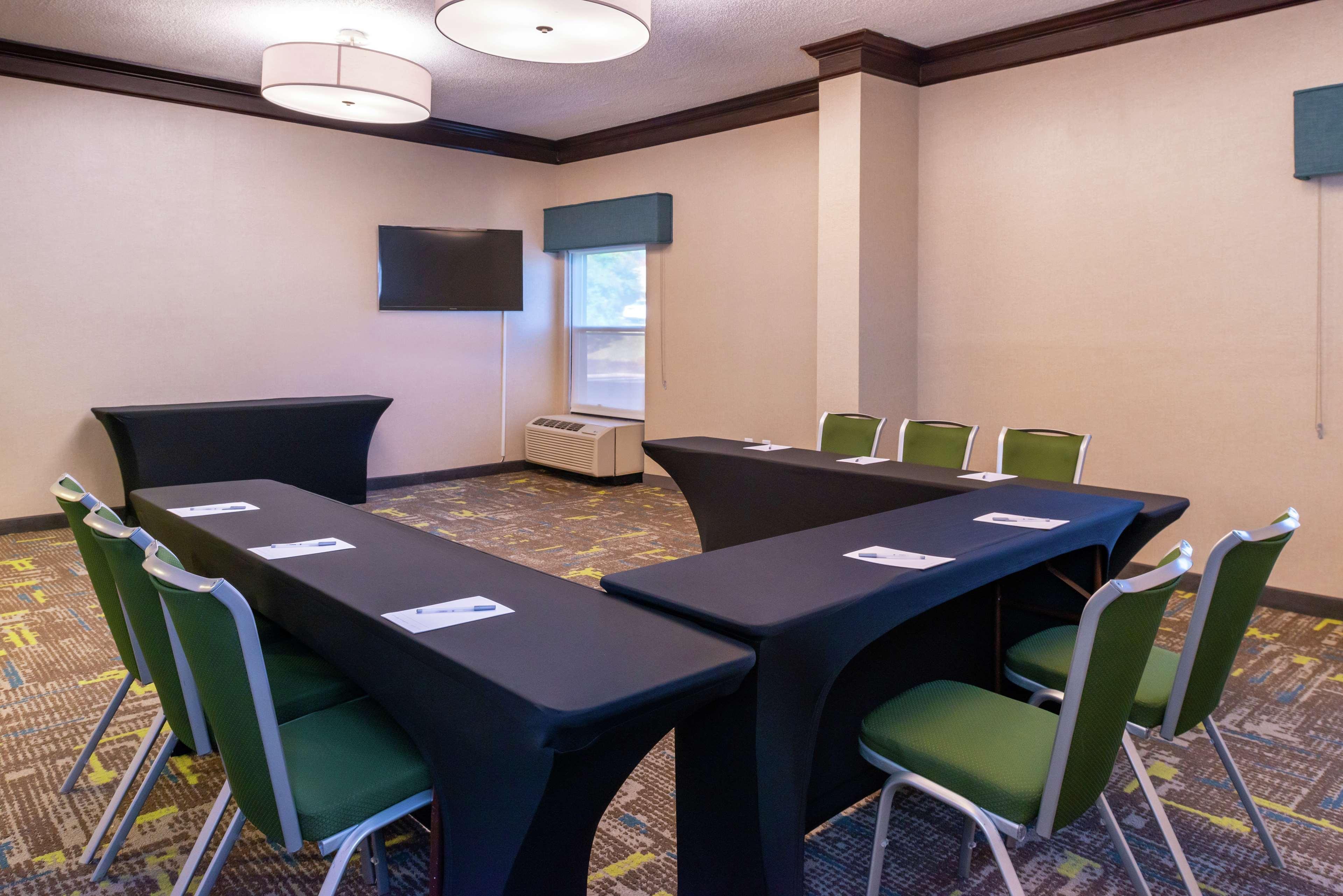 Hampton Inn Greensboro Airport Buitenkant foto