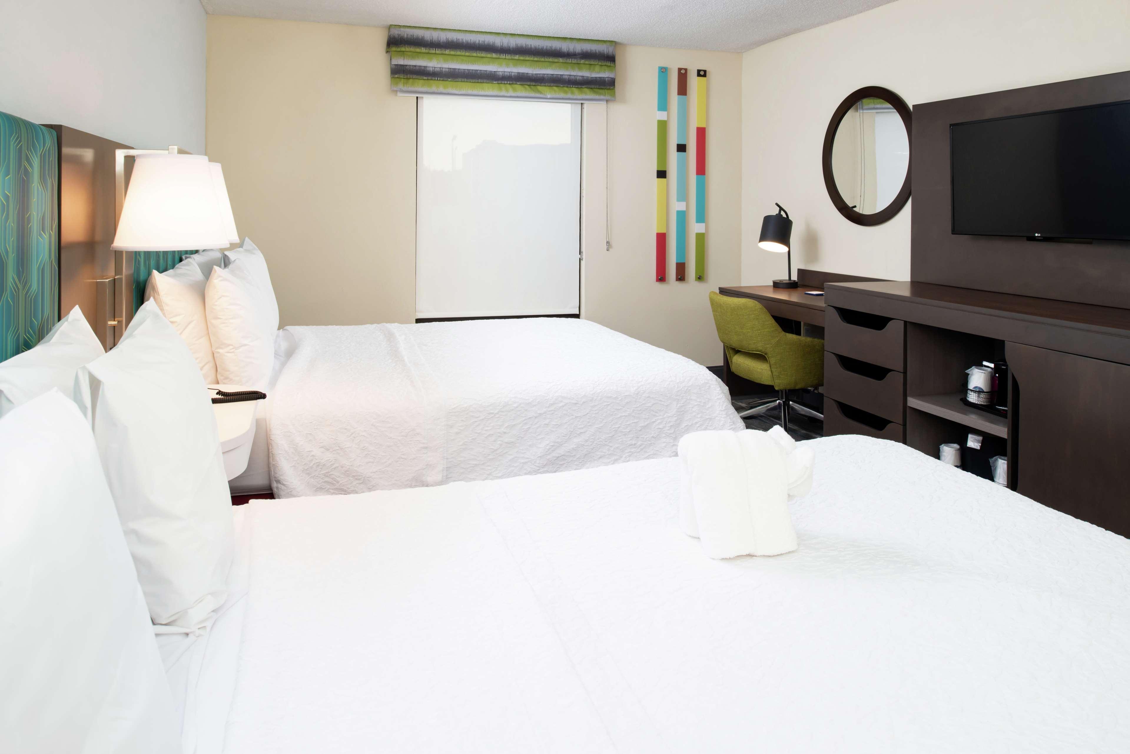 Hampton Inn Greensboro Airport Buitenkant foto