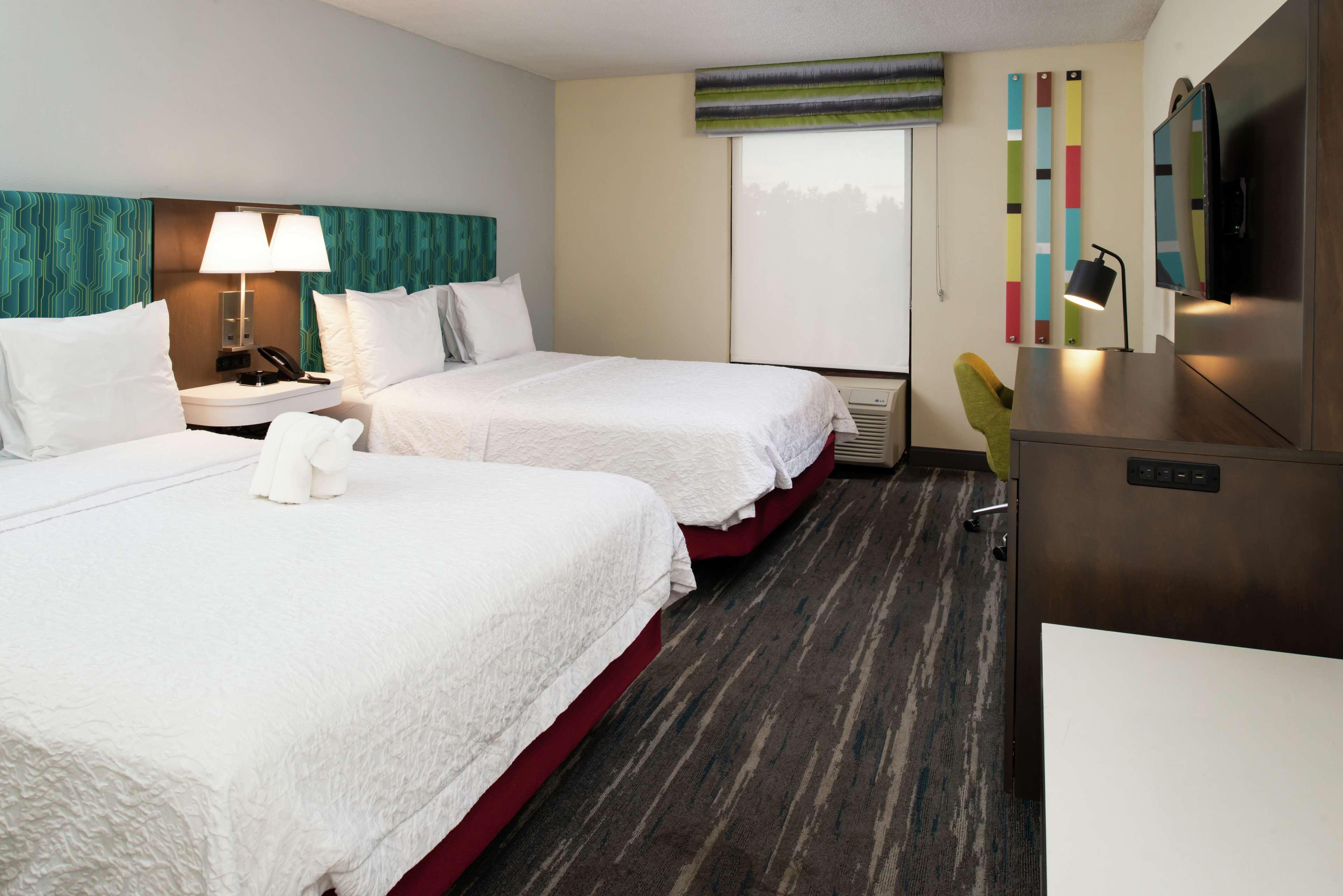 Hampton Inn Greensboro Airport Buitenkant foto