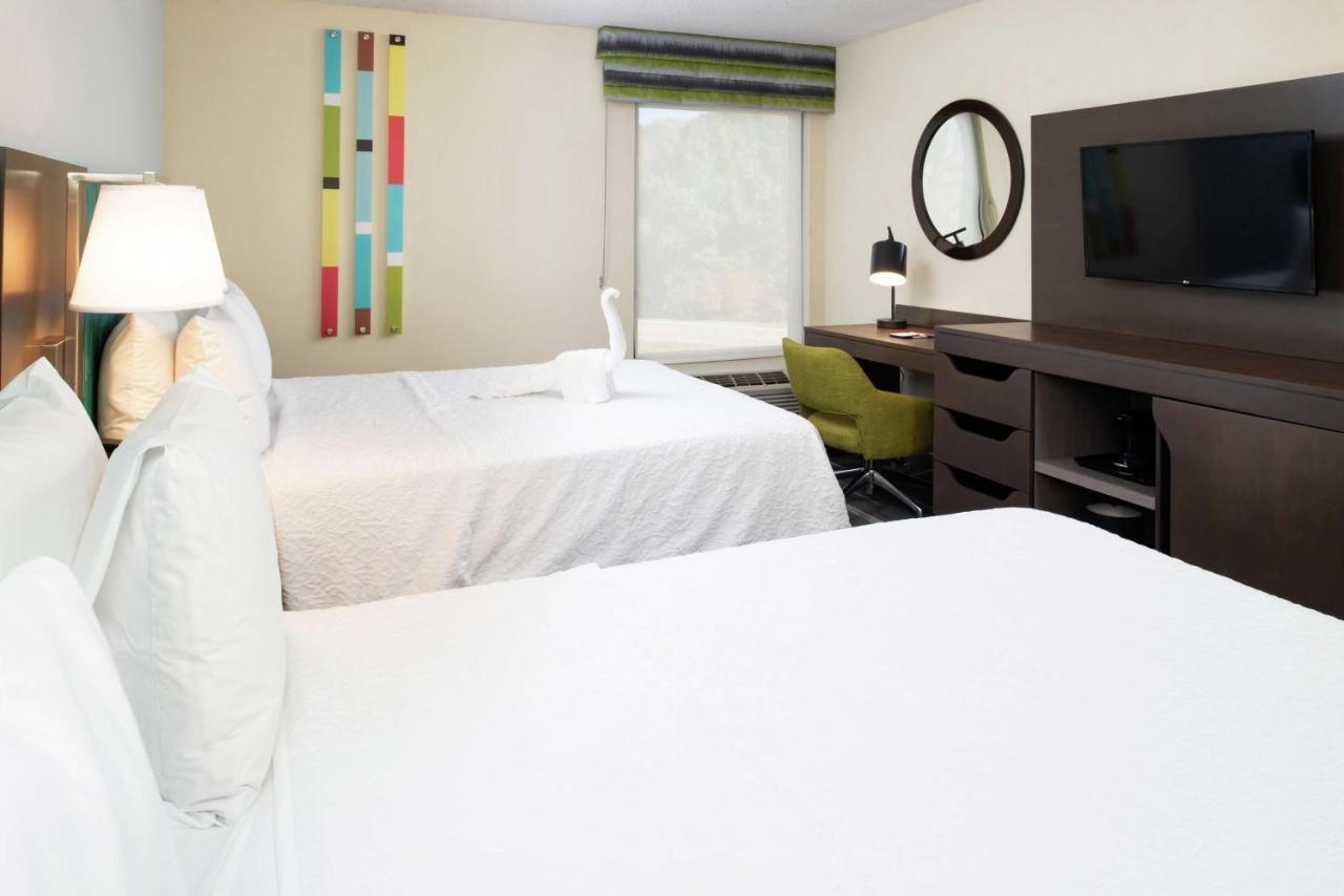 Hampton Inn Greensboro Airport Buitenkant foto