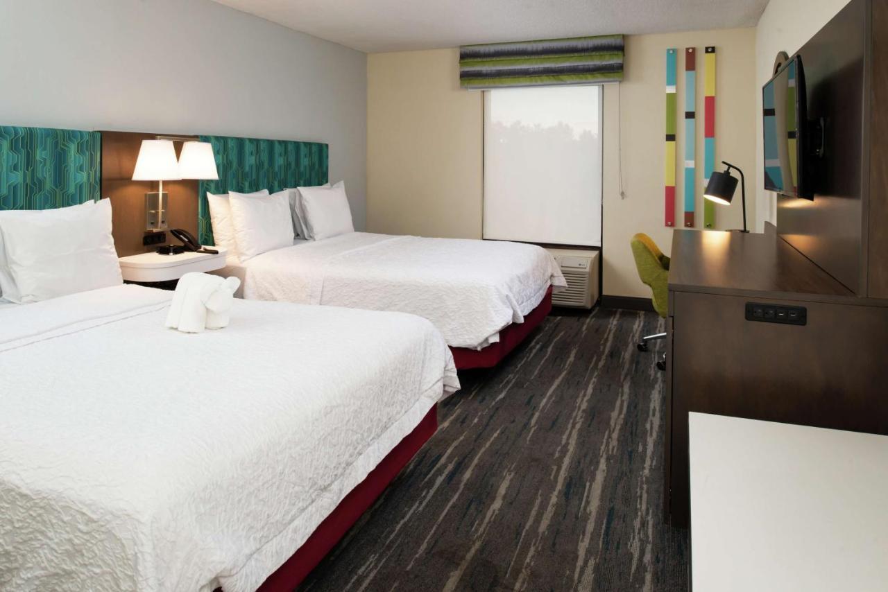 Hampton Inn Greensboro Airport Buitenkant foto