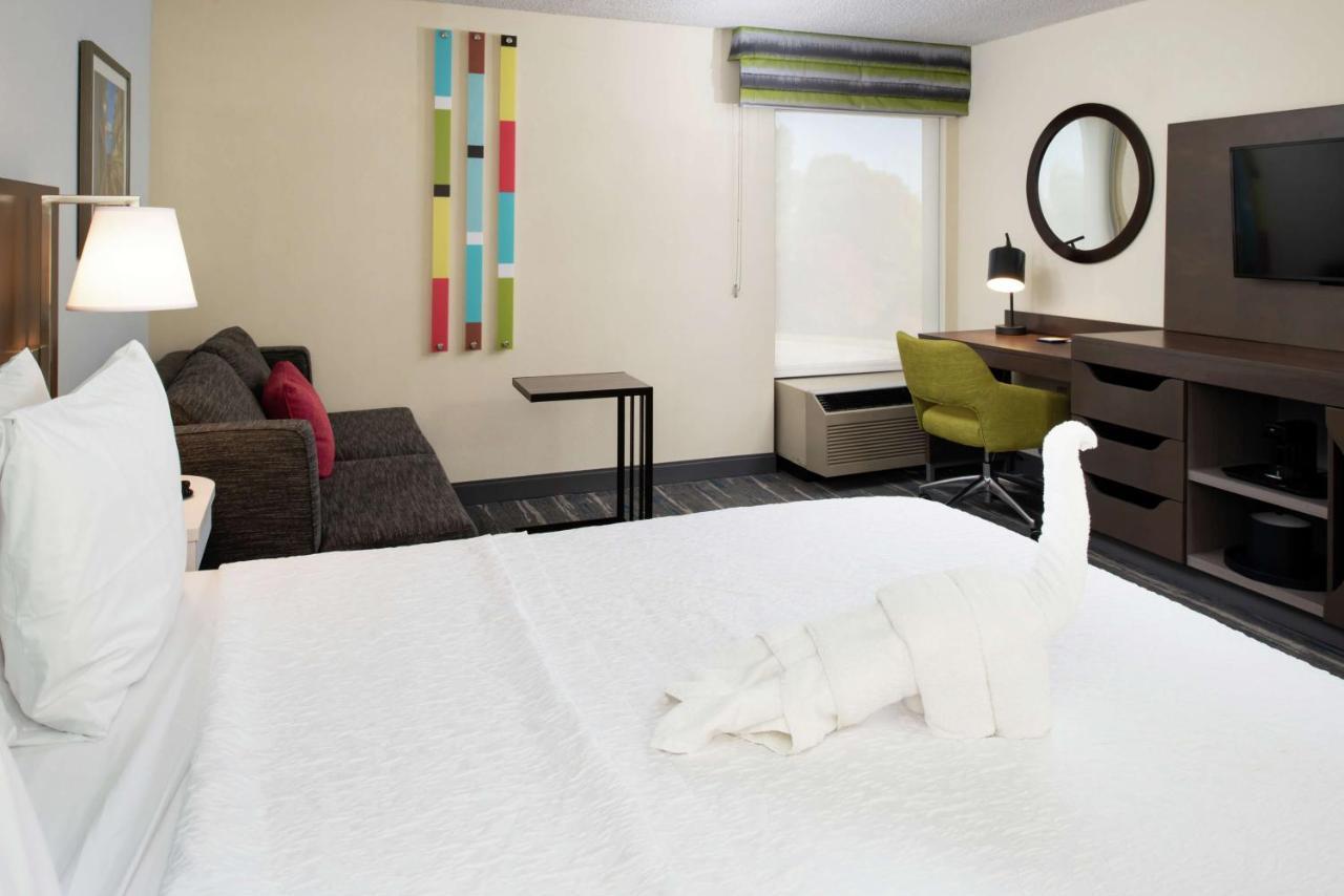 Hampton Inn Greensboro Airport Buitenkant foto