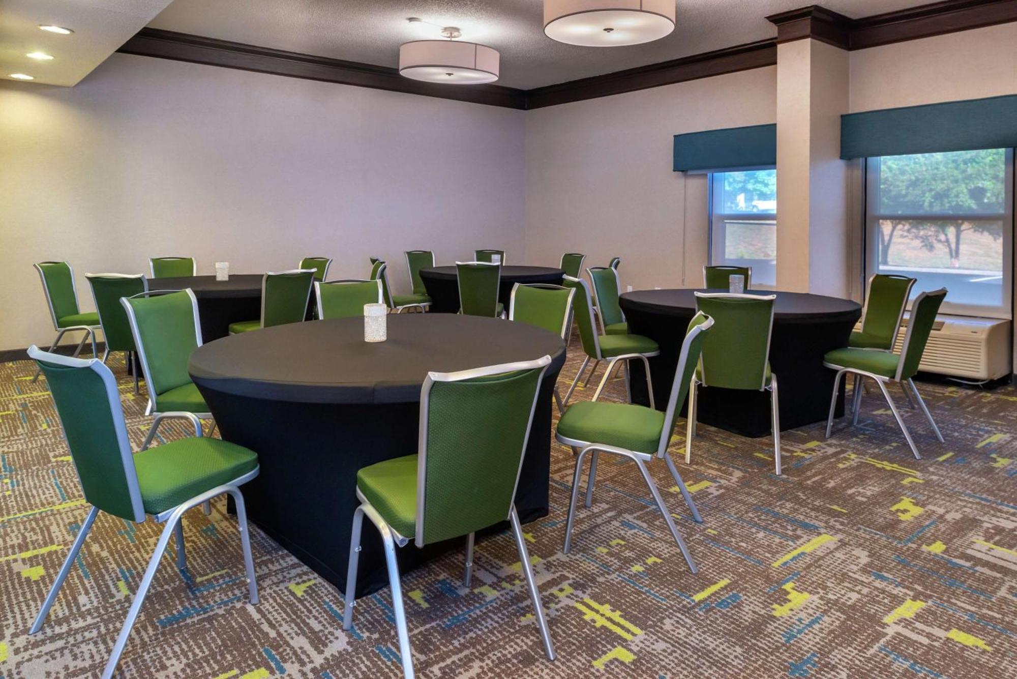 Hampton Inn Greensboro Airport Buitenkant foto