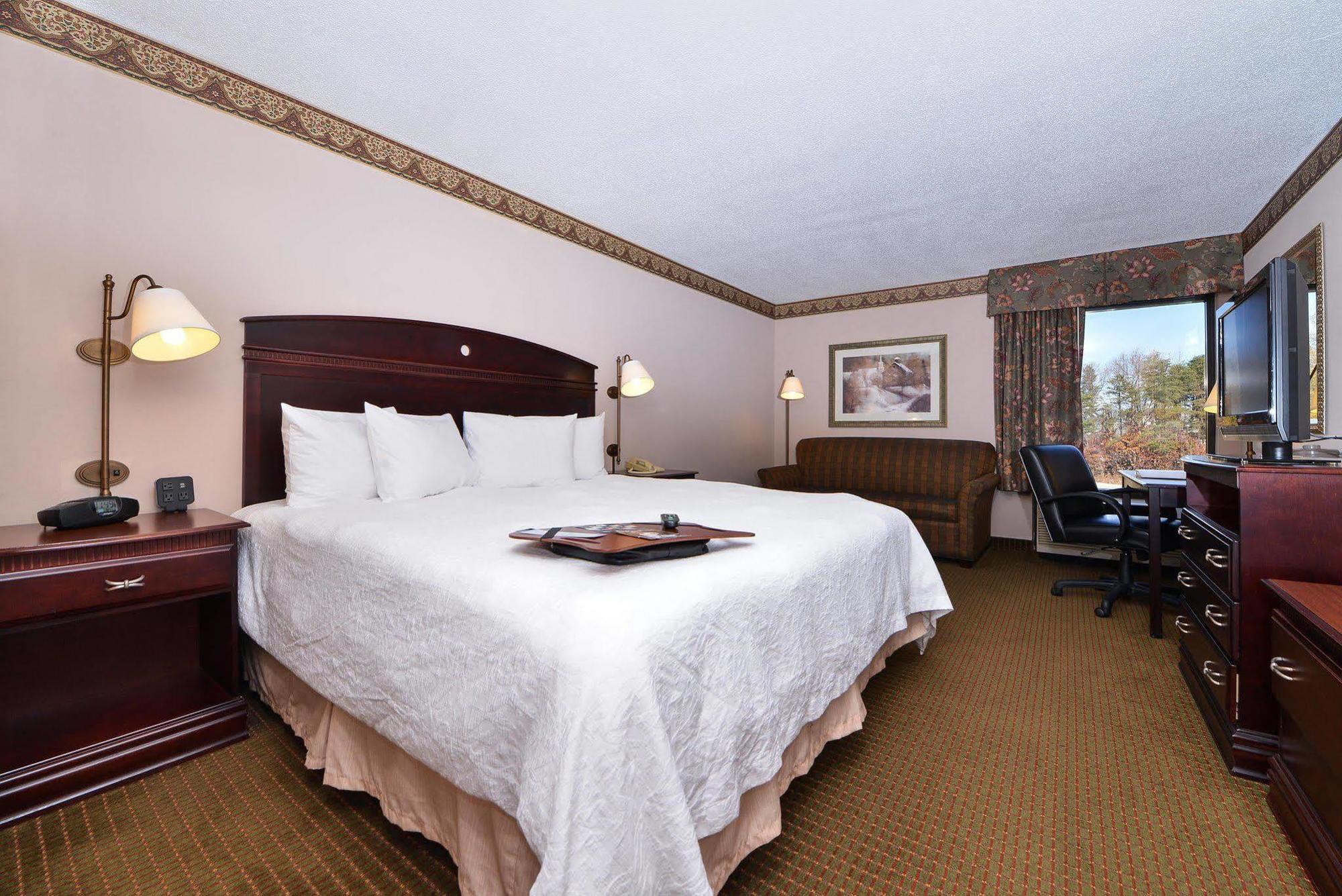 Hampton Inn Greensboro Airport Buitenkant foto